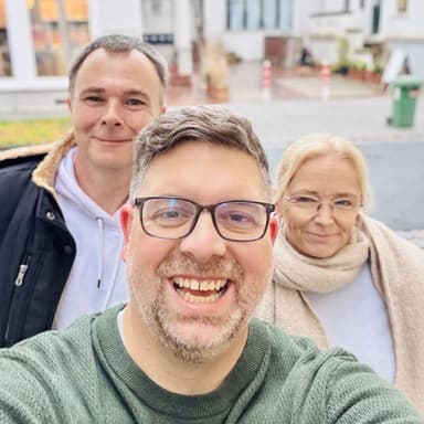 Your hosts at FeWo-Tebben in Oldenburg: Tobias Schmedt, Sascha Tebben and Jennifer Schmedt