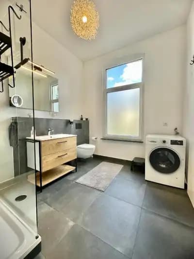 Exklusives City-Apartment im Herzen Oldenburgs mit Balkon und Parkplatz in Oldenburg – Badezimmer