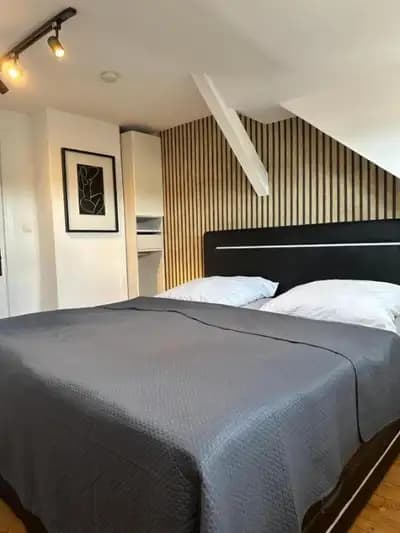 Schönes City-Apartment mit 2 Schlafzimmer, Parkplatz, ruhig und hell in Oldenburg – Gesamtansicht