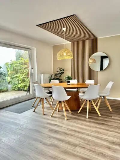 Großes City-Ferienhaus mit Terrasse, Grill und Parkplatz in Oldenburg – Gesamtansicht