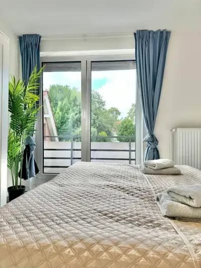 Großes City-Ferienhaus mit Terrasse, Grill und Parkplatz in Oldenburg – Wohnbereich