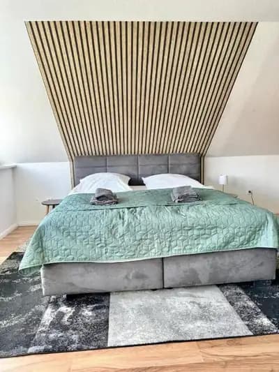 Großes City-Ferienhaus mit Terrasse, Grill und Parkplatz in Oldenburg – Badezimmer