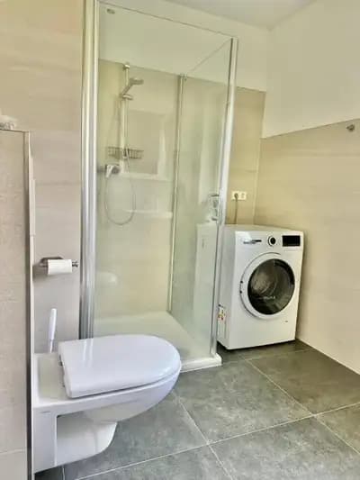 Großes City-Ferienhaus mit Terrasse, Grill und Parkplatz in Oldenburg – Detailansicht 3