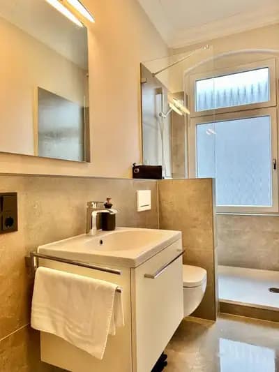 Perfektes Apartment in Stadtvilla mit Balkon und zwei Bädern in Oldenburg – Gesamtansicht