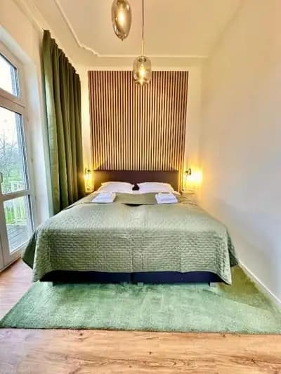 Ferienhaus Juliusplate 6 – Spielkeller & Weserblick in Berne – Wohnbereich