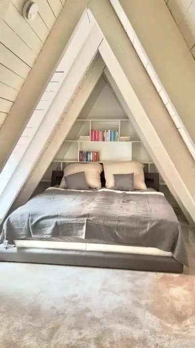 Gemütliche Maisonettewohnung mit Dachterrasse am Schloss in Oldenburg – Wohnbereich