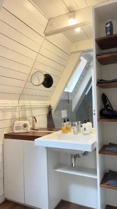 Gemütliche Maisonettewohnung mit Dachterrasse am Schloss in Oldenburg – Schlafzimmer