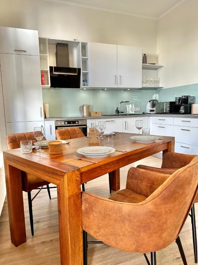 Exklusives City-Apartment im Herzen Oldenburgs mit Balkon und Parkplatz in Oldenburg – Wohnbereich