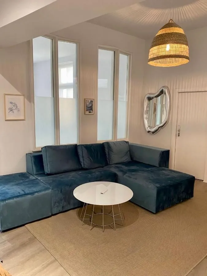 Erholsame City-Erdgeschosswohnung mit Veranda, Grill und Parkplatz in Oldenburg – Wohnbereich