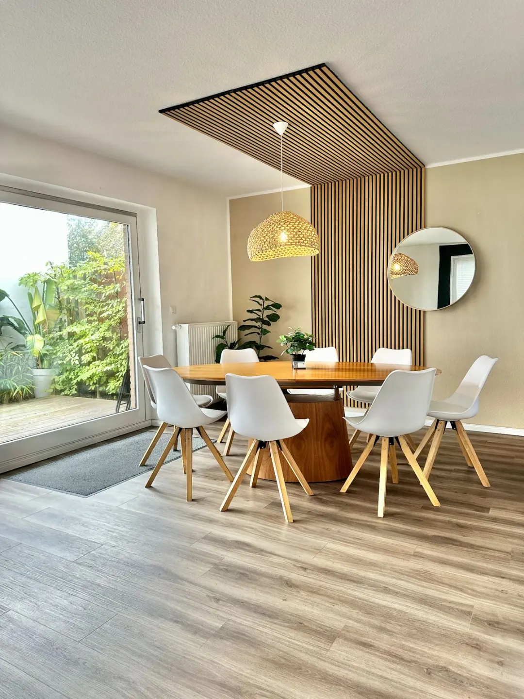 Großes City-Ferienhaus mit Terrasse, Grill und Parkplatz in Oldenburg – Gesamtansicht