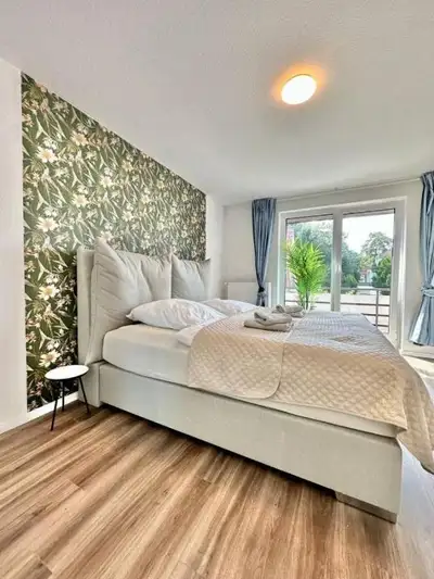 Großes City-Ferienhaus mit Terrasse, Grill und Parkplatz in Oldenburg – Detailansicht 1