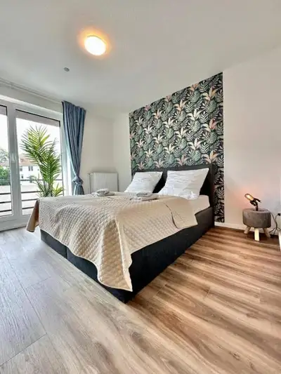 Großes City-Ferienhaus mit Terrasse, Grill und Parkplatz in Oldenburg – Detailansicht 2