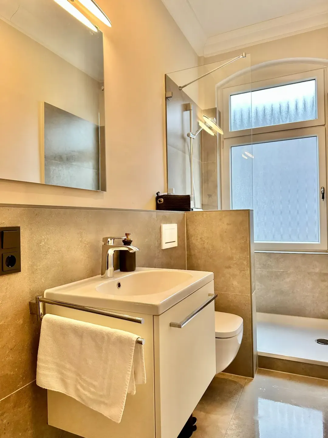 Perfektes Apartment in Stadtvilla mit Balkon und zwei Bädern in Oldenburg – Gesamtansicht