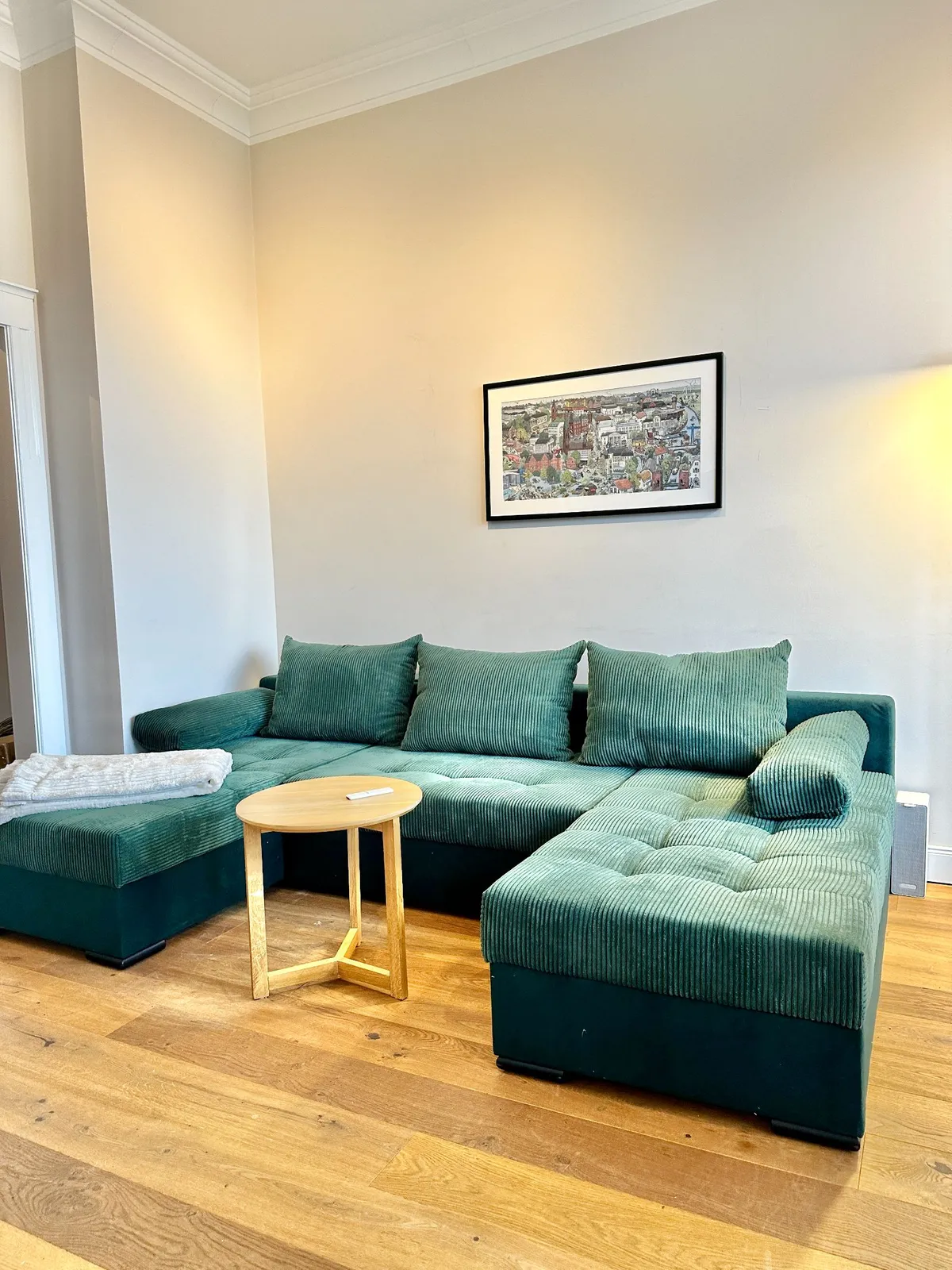 Perfektes Apartment in Stadtvilla mit Balkon und zwei Bädern in Oldenburg – Wohnbereich