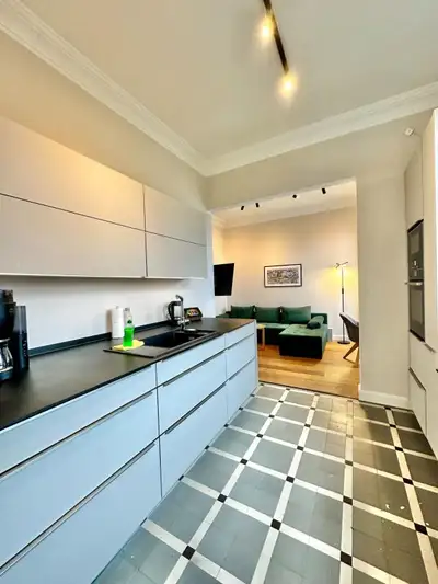 Perfektes Apartment in Stadtvilla mit Balkon und zwei Bädern in Oldenburg – Küche