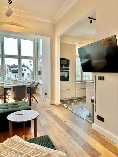 Perfektes Apartment in Stadtvilla mit Balkon und zwei Bädern in Oldenburg – Badezimmer