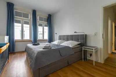 H9 ganzes Haus 12ZKB in Oldenburg – Badezimmer