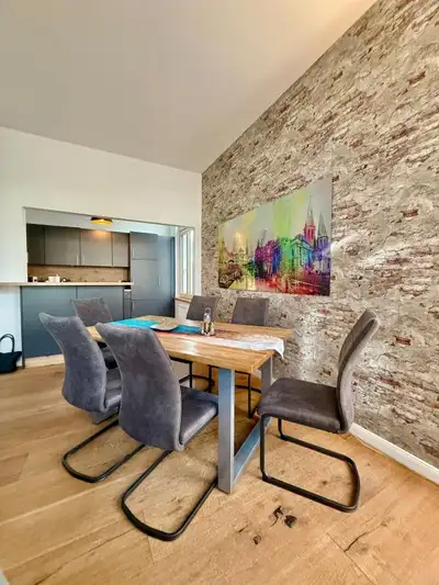 Modernes City-Apartment mit Blick in den Park und 2 Bäder in Oldenburg – Gesamtansicht